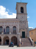 Palazzo Comunale - Piazza di Norcia - bellezze storiche dell'umbria nel Parco dei Sibillini